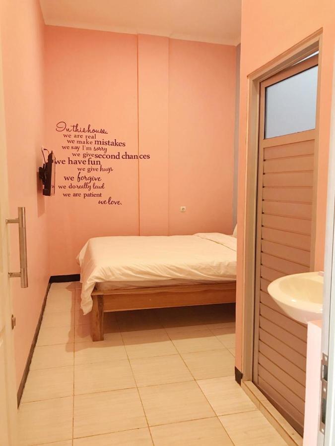 Roomz Budget Residence Semarang Zewnętrze zdjęcie